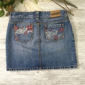 Vintage Roxy Girls Denim Mini Jean Skirt Sz 14 Flower Abstract Detail Pockets
